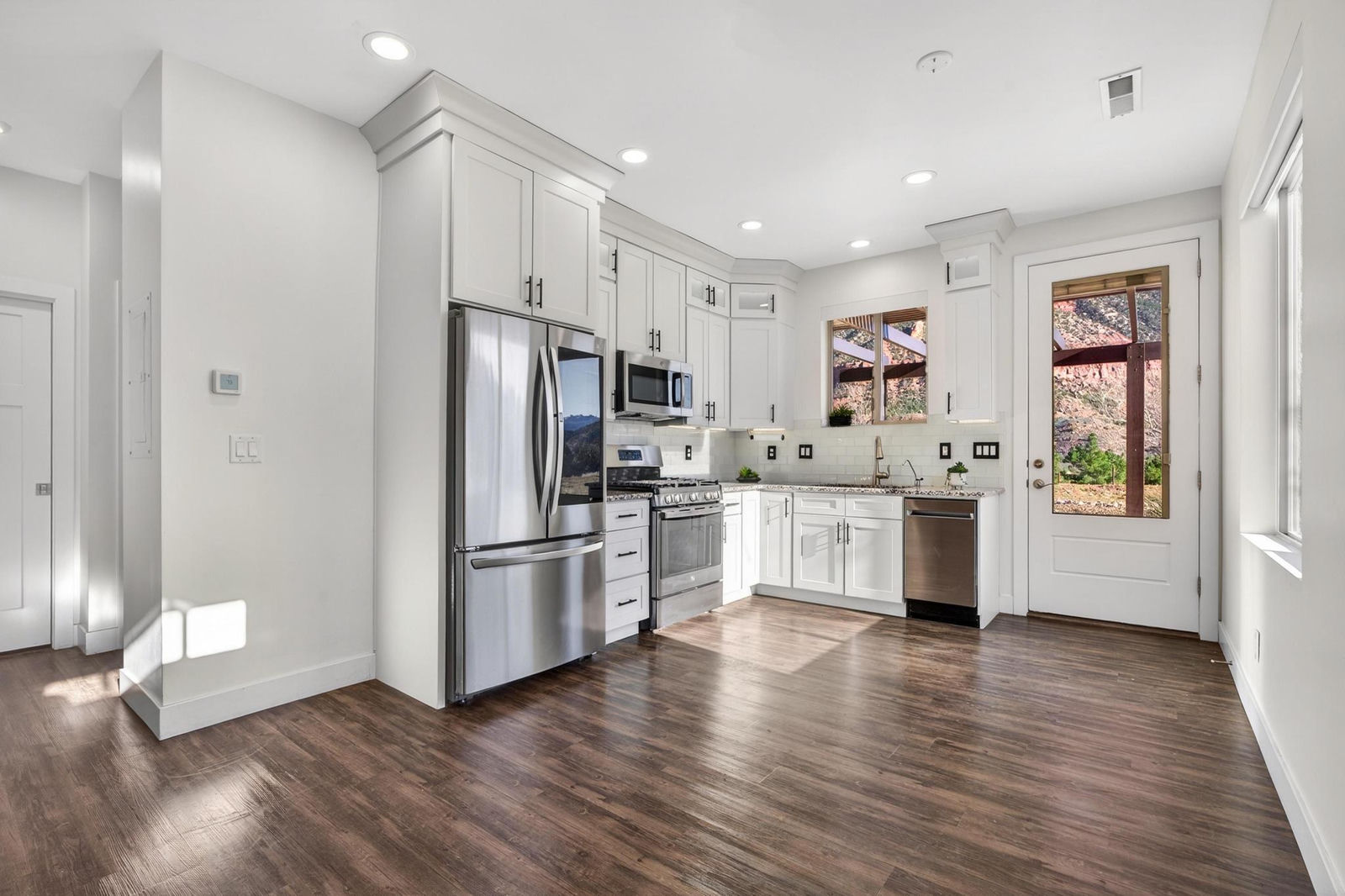 101 Trapper CIR, F, Springdale, photo 4 of 82