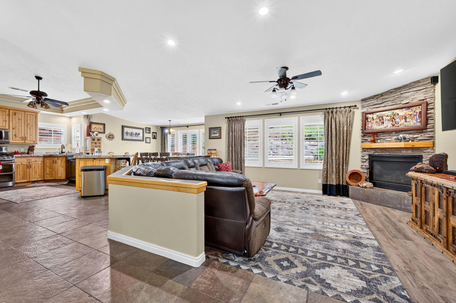 304 N Stone Mountain DR, St George, photo 6 of 51