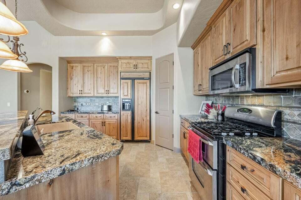 1747 W Red Cloud DR, St George, photo 9 of 44