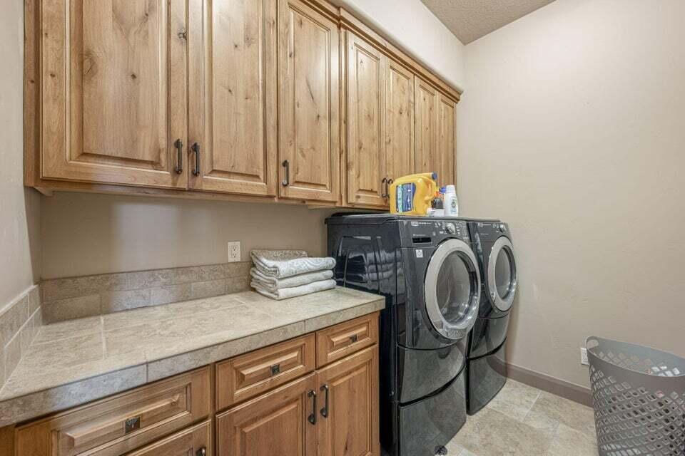 1747 W Red Cloud DR, St George, photo 11 of 44