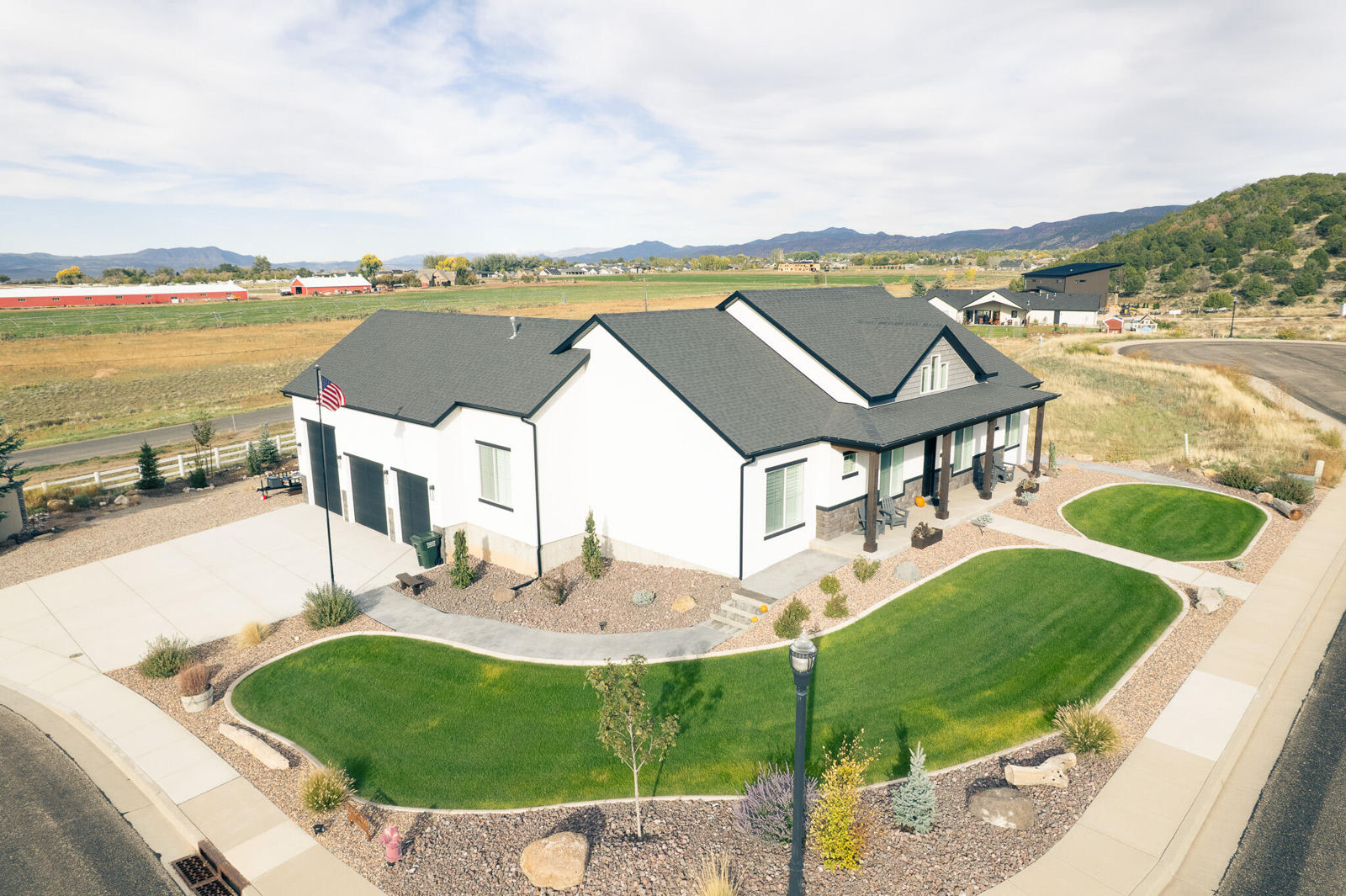 699 S 1600 W, Parowan, photo 2 of 60