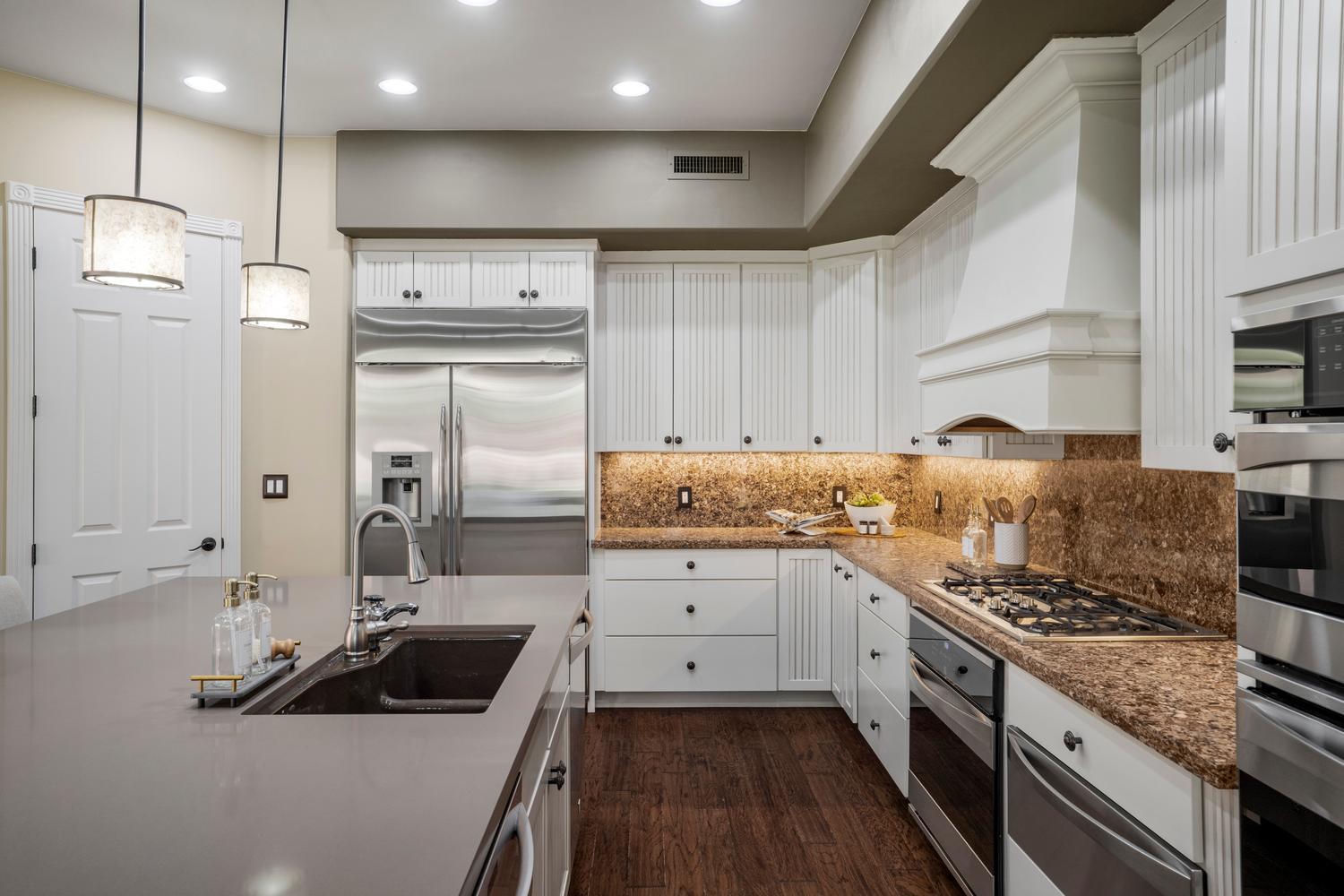 307 N Painted Hills DR, Ivins, photo 9 of 39