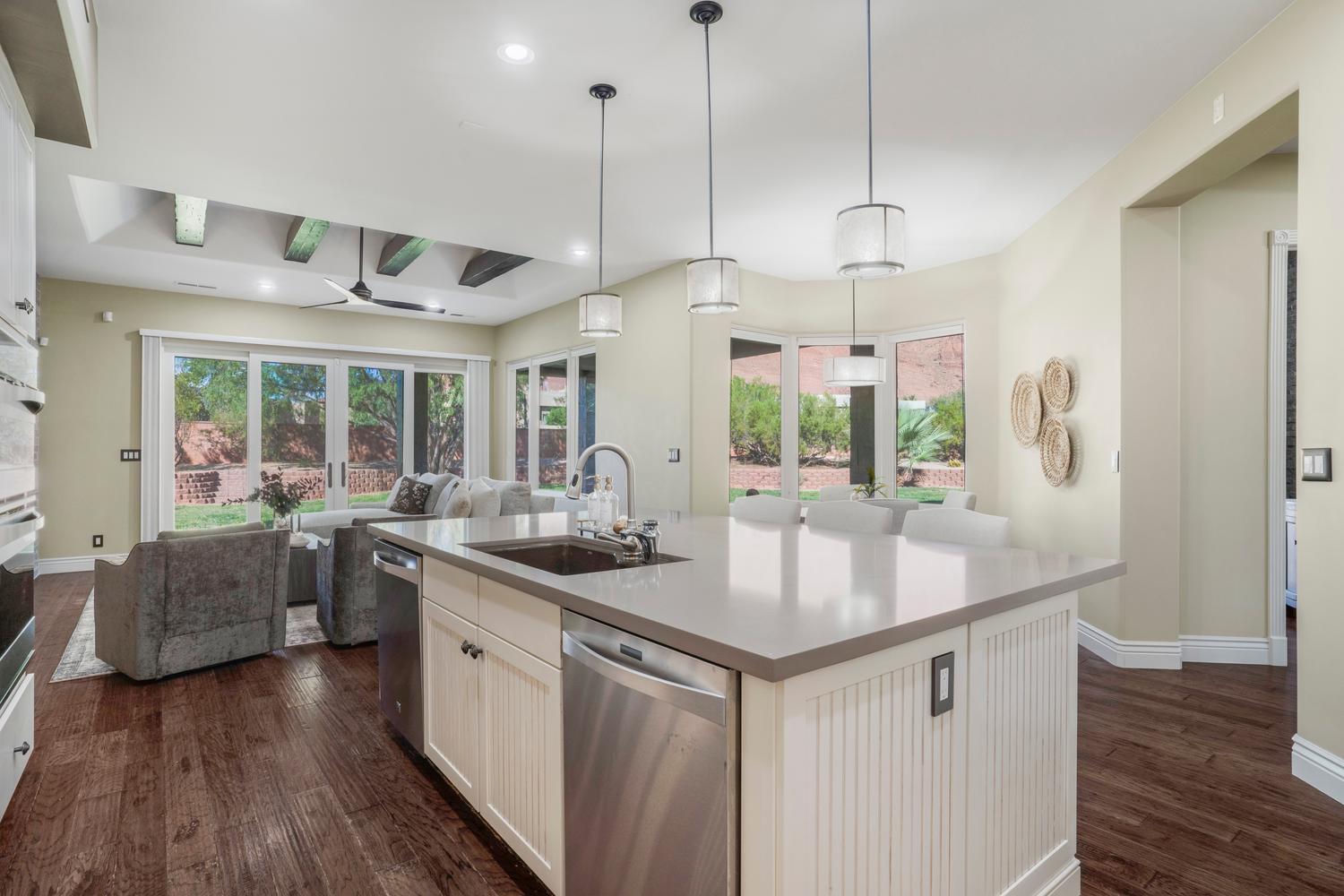 307 N Painted Hills DR, Ivins, photo 12 of 39