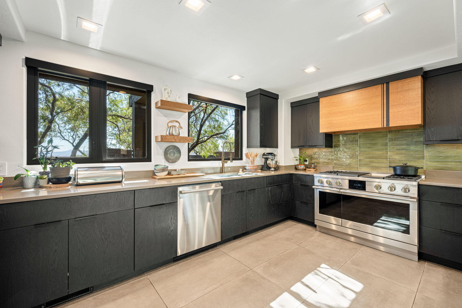 1114 Two Moons CIR, Ivins, photo 18 of 45